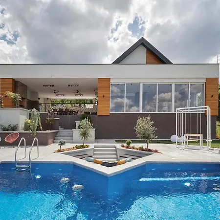Riverside Pool Villa-sremski Karlovci Villa