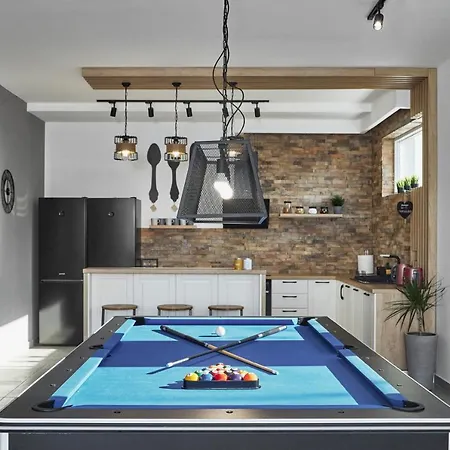 Riverside Pool Villa-sremski Karlovci 别墅